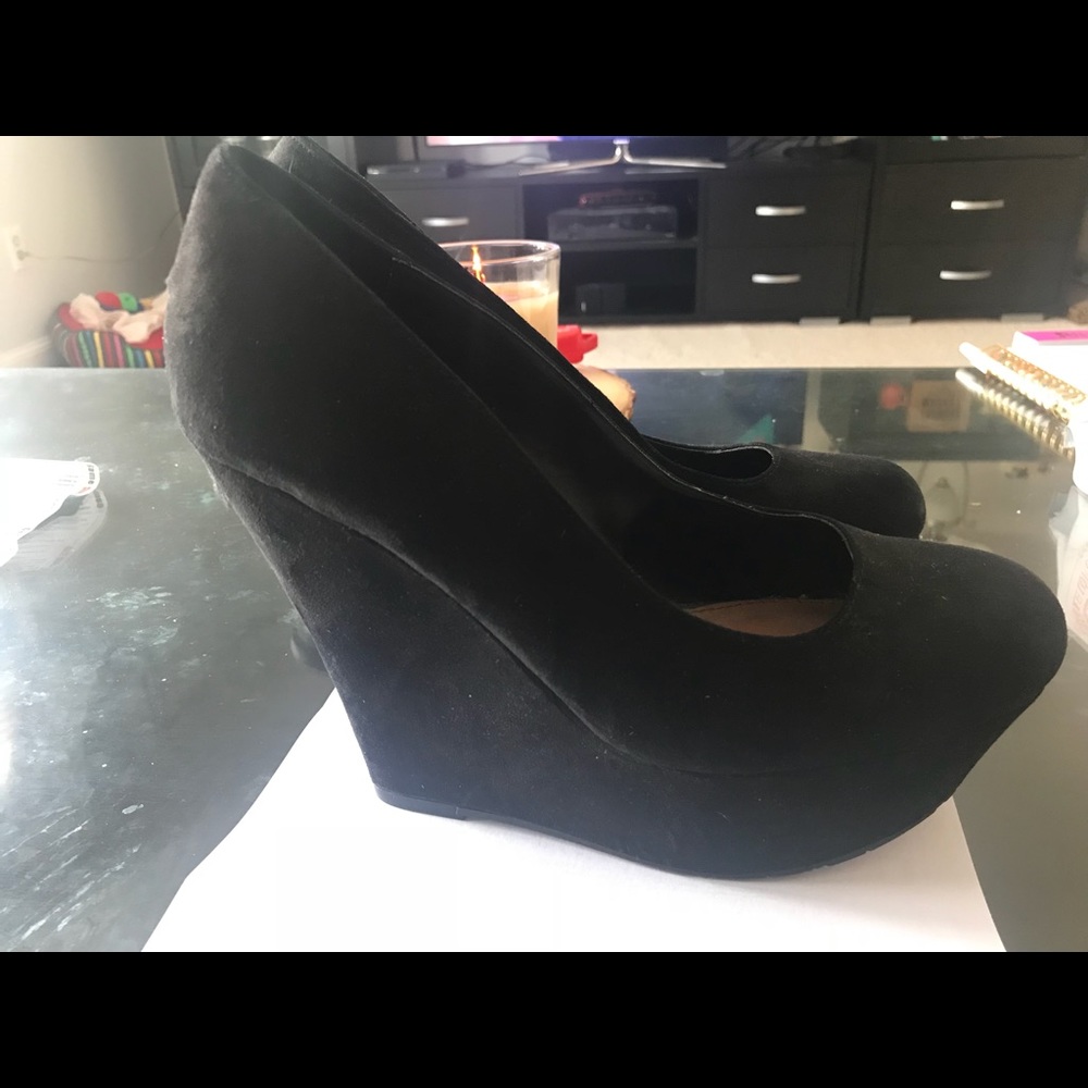 Never worn black wedges